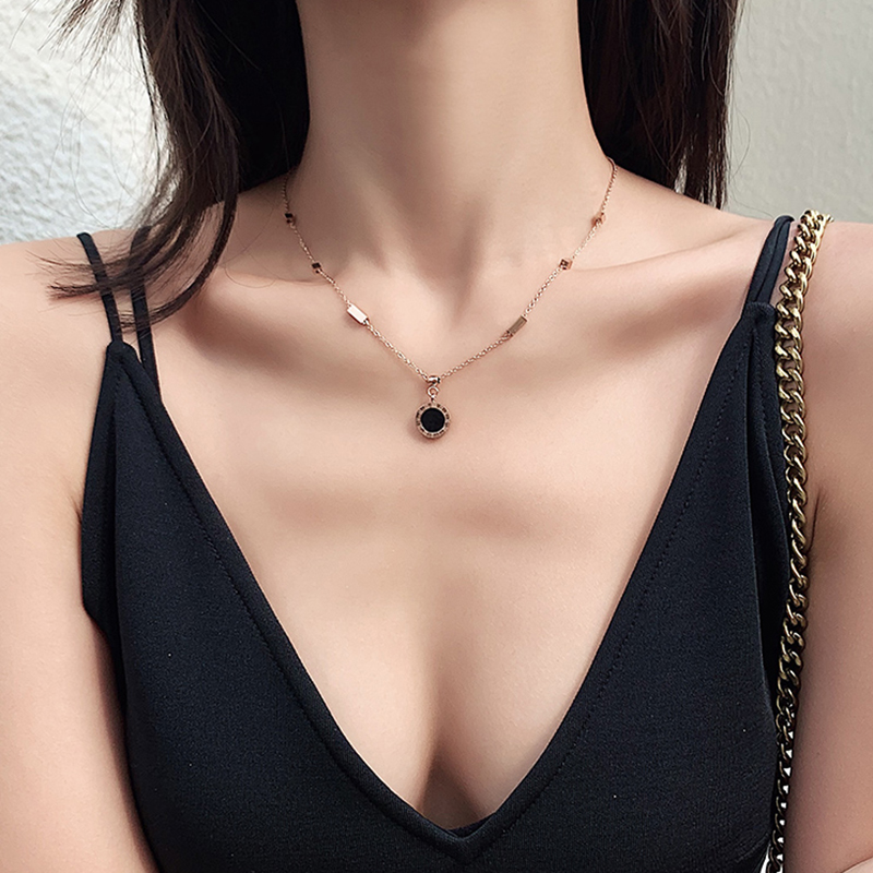 Roman numeral titanium steel pendant necklace female net celebrity new temperament all-match necklace black and white double-sided letter clavicle chain