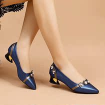 2022 autumn new pointed toe fashion shoes womens thick heel flower medium heel all-match womens shoes leather mother shoes leather shoes