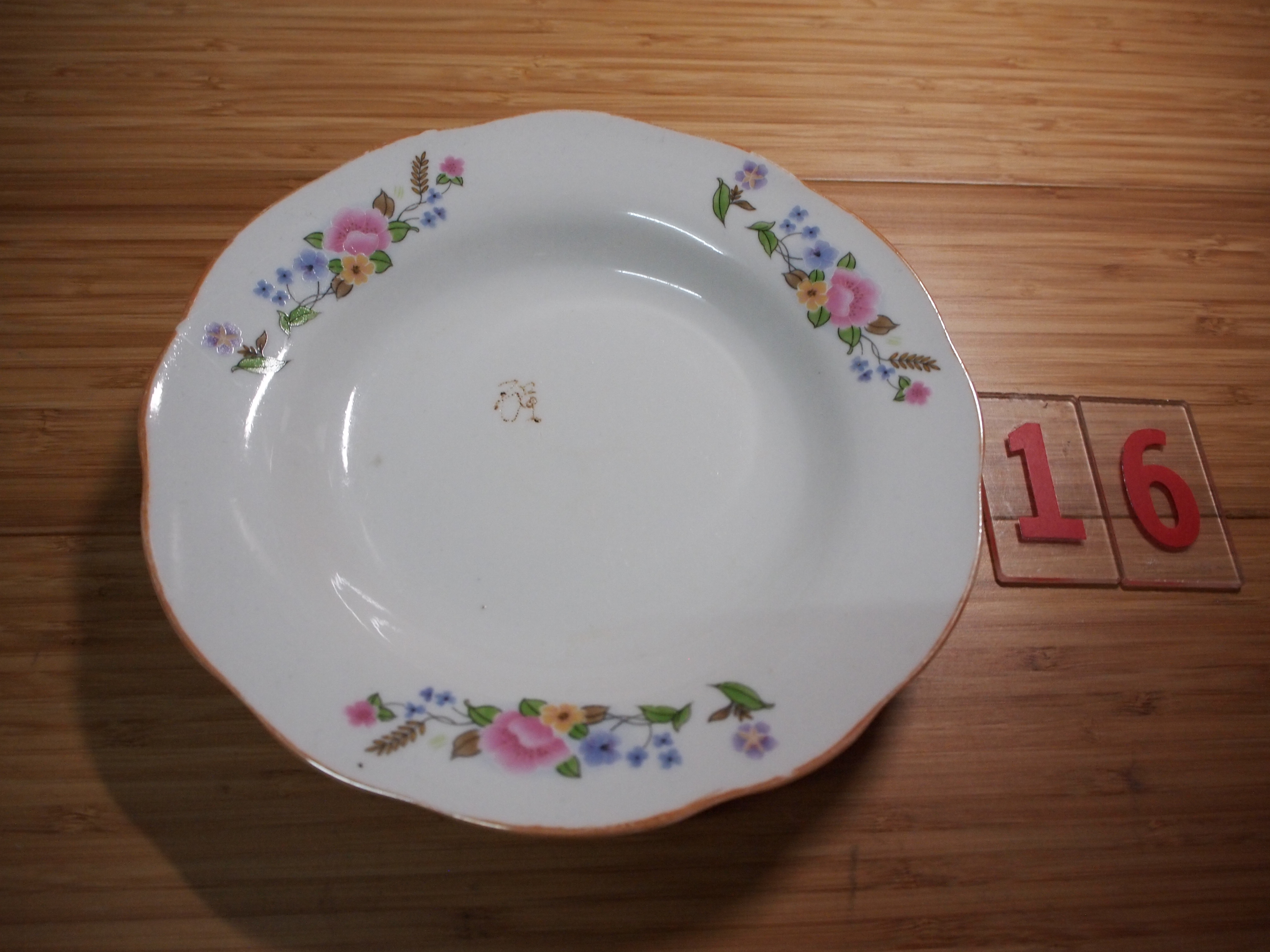 (Moving sale) old objects porcelain dishes 3 clusters of flower plates SANQUE (three birds)