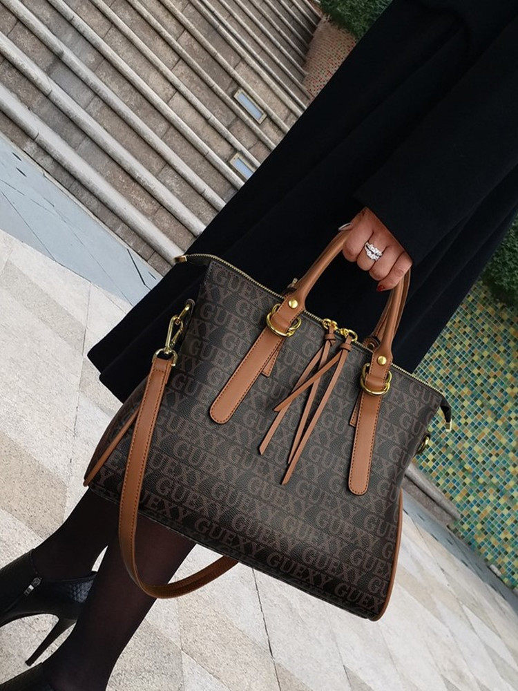 South Korea 2022 young luxury fashion messenger bag women's trendy texture tote bag all-match large-capacity shoulder handbag