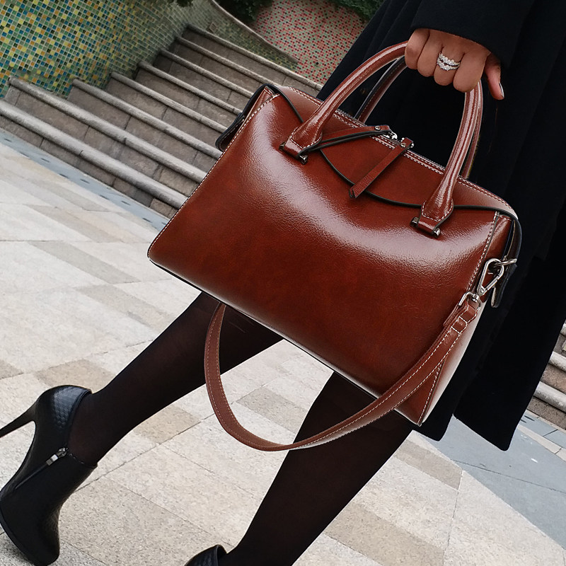 Tide brand leather retro handbag female 2022 new Korean version simple atmosphere messenger bag fashion all-match shoulder bag