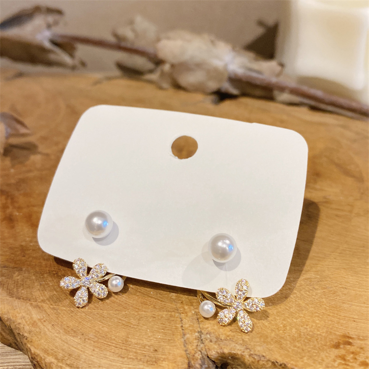 Korean pearls set with diamonds, flowers, niche temperament, personality, versatile, high-end design, earrings, earrings_voghion.com