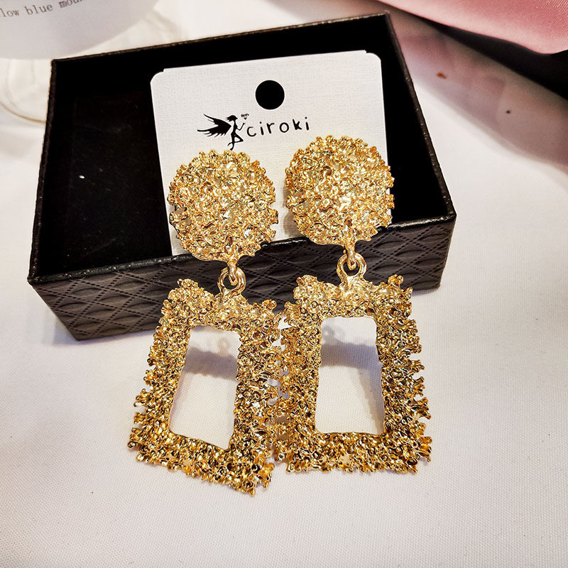 European and American personality exaggerated geometric earrings Temperament flow golden years Metal net red earrings Design sense earrings earrings women