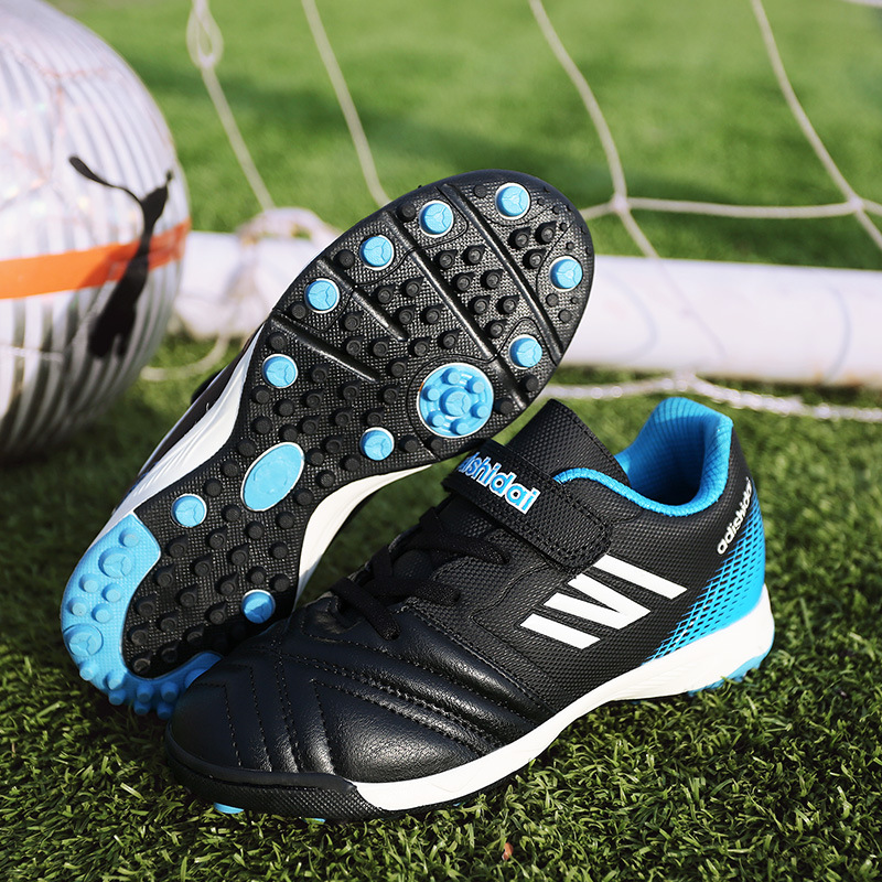 Football Shoes Summer Children Sports Non-slip Male And Female Magic Sticked Nail Sneakers Boys Elementary School Kids Professional Training Shoes