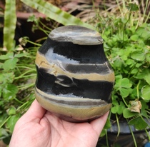 The Yellow River Original Stone Stratigraphic Clear Pattern Black Yellow Grey fine and fine round Runform Shaped Stone Courtyard Desk stone 1