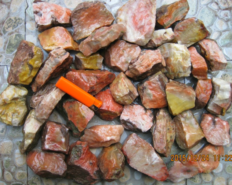 Ning Qiang Coral Jade Red yellow white boutique Striped Fine Grain scrounge Scroll Ripples with Playful Fossil small stock 8 3kgL