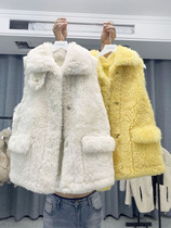 2020 autumn and winter fashion lamb wool waistcoat female new fur integrated outside wearing loose waistcoat Waistcoat Warm Waistcoat