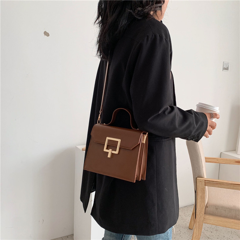 Boomer Girls Bag 2022 New Retro Port Wind Small Square Bag Woman Han Version Fashion Hand Inclined Satchel Pure Color Single Shoulder Bag