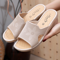 Home slippers women Summer outwear Soft bottom ladies Slope heel anti-slip muffin shoes thick bottom bathing middle-aged Mom cool tug
