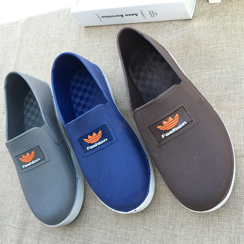 Water shoes men's plastic spring and autumn low-top casual water boots warm rain boots short tube men's fashion adult rain boots Korean version