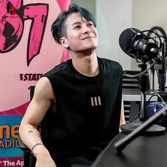 Hong Kong Trendy Brand Jackson Wang's Same Style American Cotton Tank Top with Three Stripes, New Summer Loose Fit, Versatile Sleeveless for Men and Women