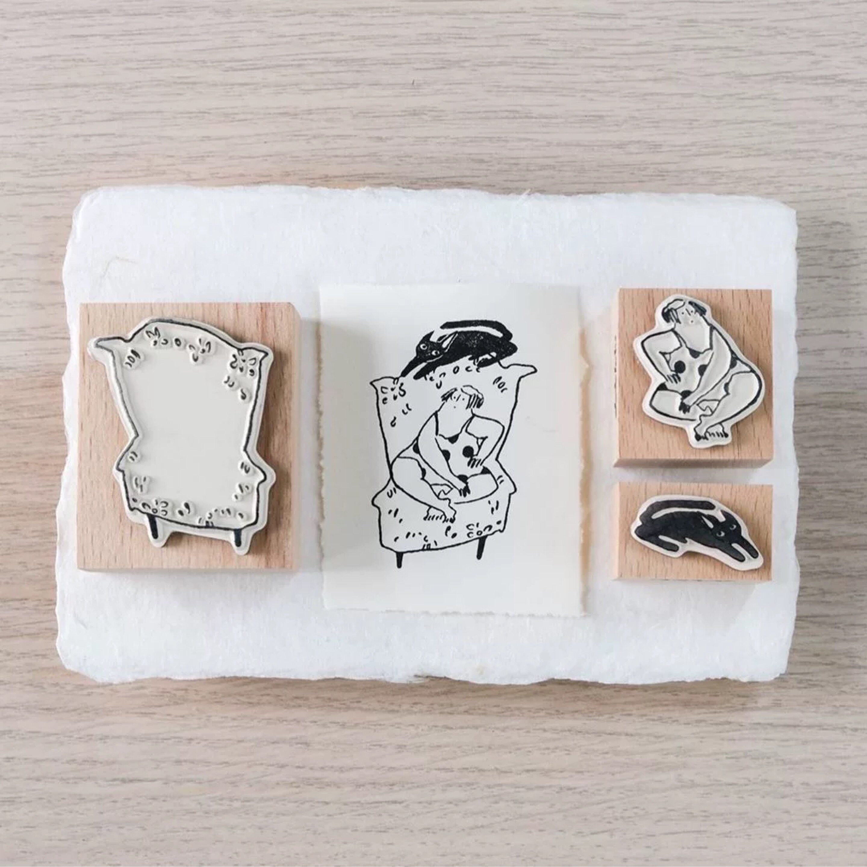 (Xiao Lin a few) Spot dodolulu sofa with cat seal 3 Entrance Combined Beech Wood Seal