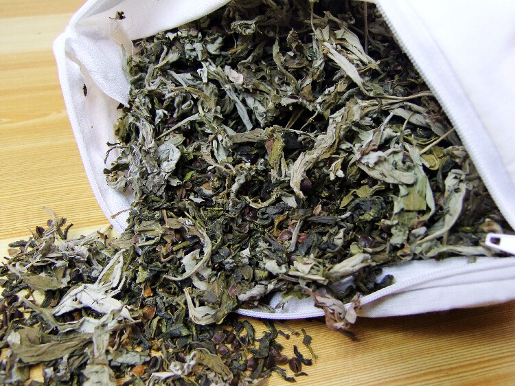 Подушка 茶香枕头草本养生枕成人护颈椎茶叶艾叶枕芯失眠助睡眠花草保健枕