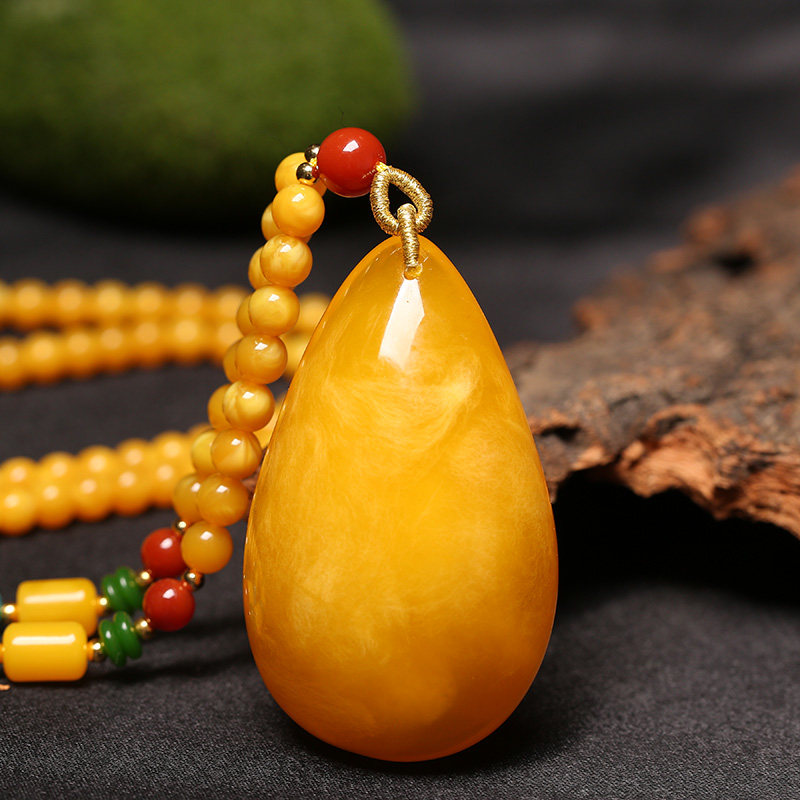 Pure natural beeswax pendant amber rough stone chicken fat yellow honey water drop square brand men's and women's blood perk sweater necklace