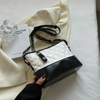 Белый, большой