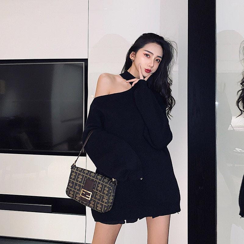 Sweater Women's loose outside wearing 2022 autumn and winter style Harbour wind careful machine leaking shoulder hanging neck loose sleeve head-knitted sweatshirt blouses-Taobao