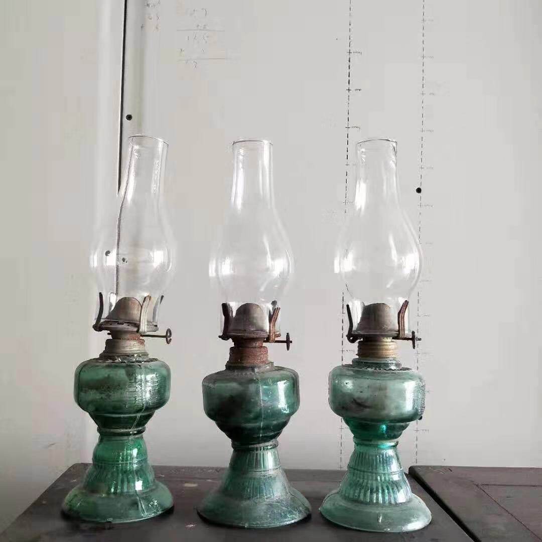 Old Coal Oil Lamp Iron Sheet Old Coal Oil Lamp Old Hand Light Old Hood Lamp Countryside Retro Folk Nostalgia Old Objects Pendulum