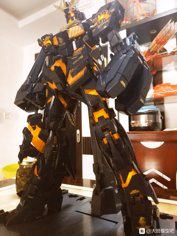 Jump off the building spot Taipan PG report mourning banshee cannon claw weapon package water stickers unicorn Phoenix