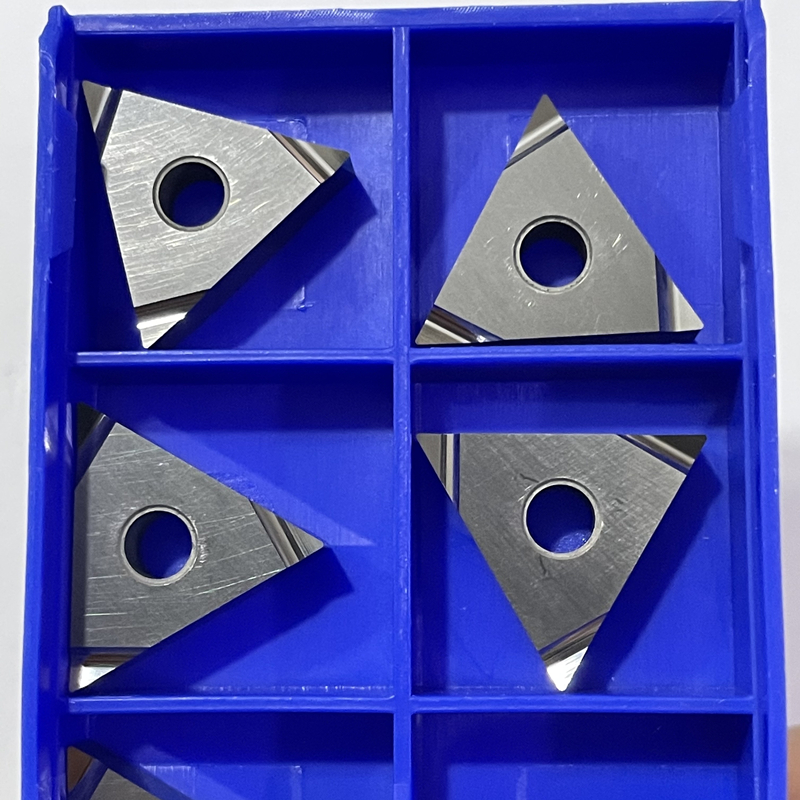 Triangular metal ceramic numerical control blade TNGG160402R 160404R L-F fine car outer round blade