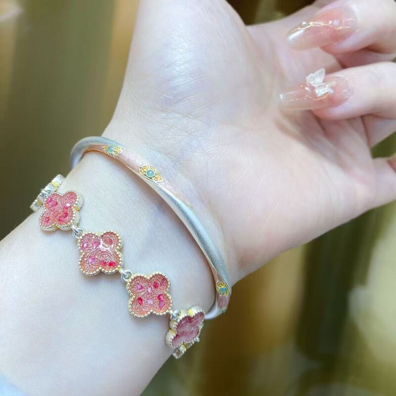 Mother-Of-Pearl Gold Enamel Four-Leaf Clover Sterling Silver Bracelet Pure Silver 9999 Gift for Girlfriend or Wife on Birthday or Valentine's Day Mother-Of-Pearl Gold Enamel Four-Leaf Clover Sterling Silver Bracelet Pure Silver 9999 Gift for Girlfriend or Wife on Birthday or Valentine's Day