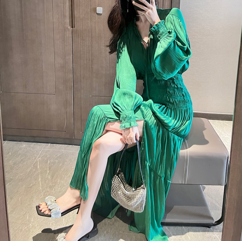 Green Gentle Style Slit Dress for Women, New Spring and Summer Style, High-End and Elegant, Seaside Vacation Beach Waist-Cinching Long Dress
