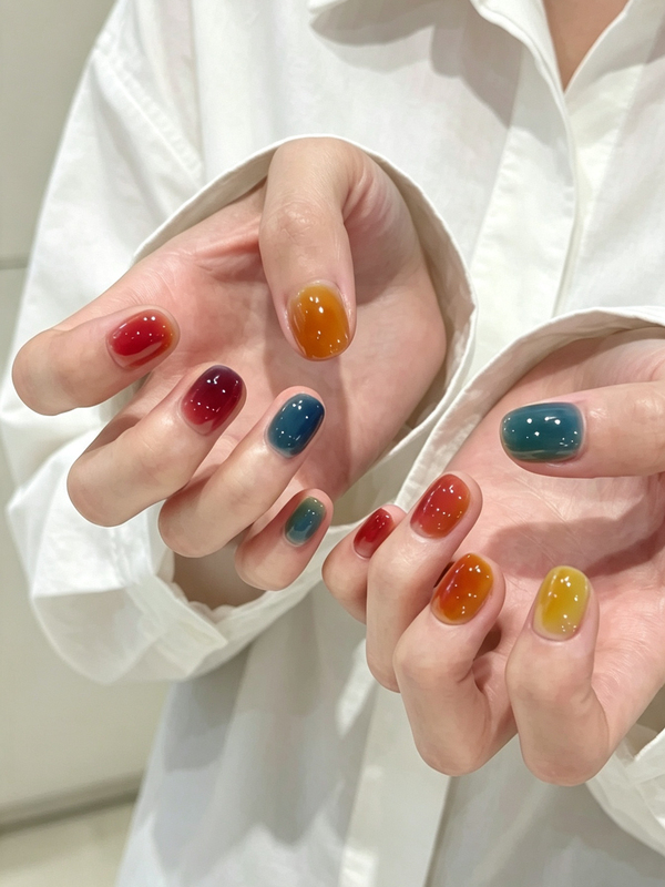 Summer Dopamine Colorful Gradient Handmade Short Nails, Autumn and Winter Contrasting Colors, High-End Brightening, Cute Bean-Shaped Nail Art