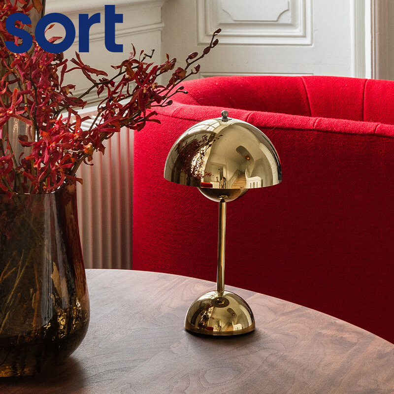 Spot sort Denmark & Tradition new flower bud lamp flower pot table lamp VP9 Nordic charging dimming table lamp