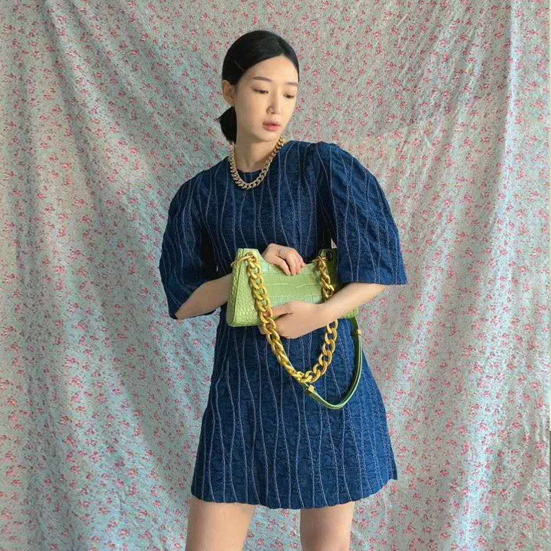 2022 new spring and autumn fashion day series with gentle wind and waist display slim temperament name Yuanyuan Bubble Sleeves Hip and Skirt Woman