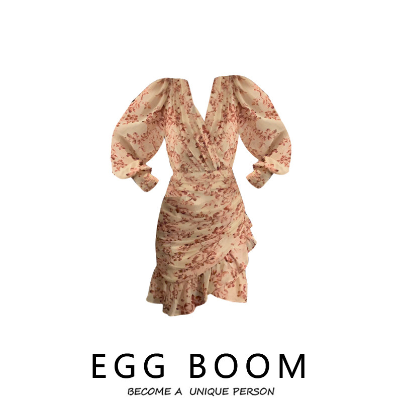 Fa-style retro V collar crushed floral dress woman autumn long sleeve small crowdfish tail bag gluteal bubble sleeves Long dress