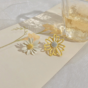 网红小雏菊泫雅风糖果色耳环