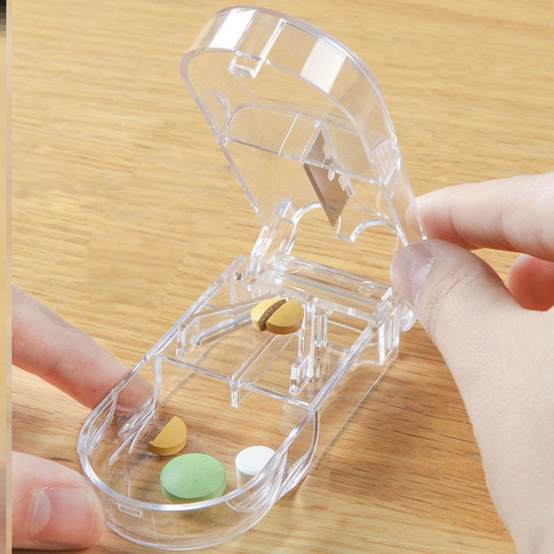 Medicine divider half medicine divider medicine box portable mini pill box portable pill cutting tablet artifact