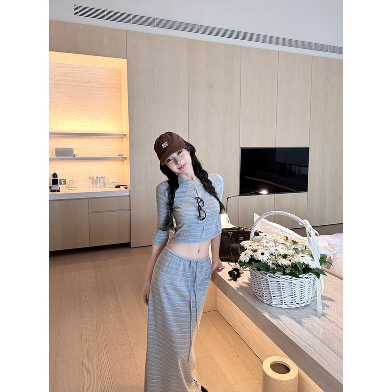 Laareetoo Blue and Gray Striped Three-Quarter Sleeve Cardigan Women's Short Top Half Skirt Long Skirt Autumn Suit Laareetoo Blue and Gray Striped Three-Quarter Sleeve Cardigan Women's Short Top Half Skirt Long Skirt Autumn Suit