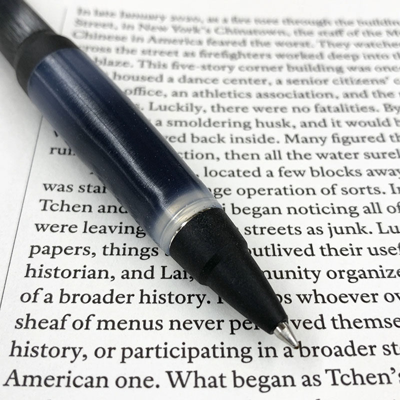 Japan Uni Mitsubishi Defense Fatigue Metal Rod Mid pen black samurai oil pen ball-point pen holder with replaceable core high end