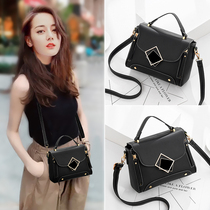 Hong Kong 2021 new French advanced senses fashion single shoulder bag women 100 hitch genuine leather skew satchel women pets