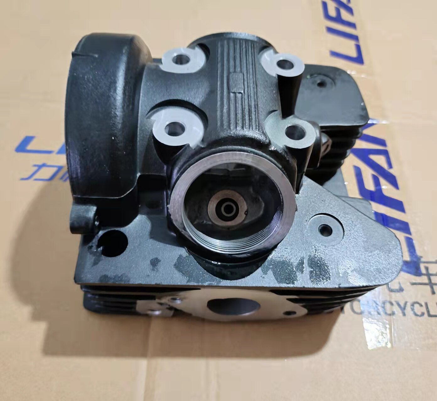 Force sail Mormon V16LF250-D LF250-E cylinder head cylinder head cylinder head combined original plant accessories