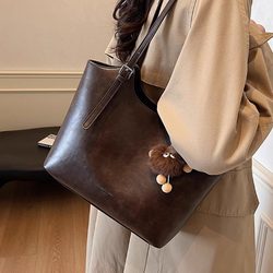 High-End Retro Bag for Women, Popular in Summer 2025, Versatile Shoulder Bag with Texture, Large Capacity Tote Bag