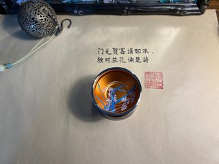 Antique hand-painted yo-yo z02 painted by the owner of the pavilion