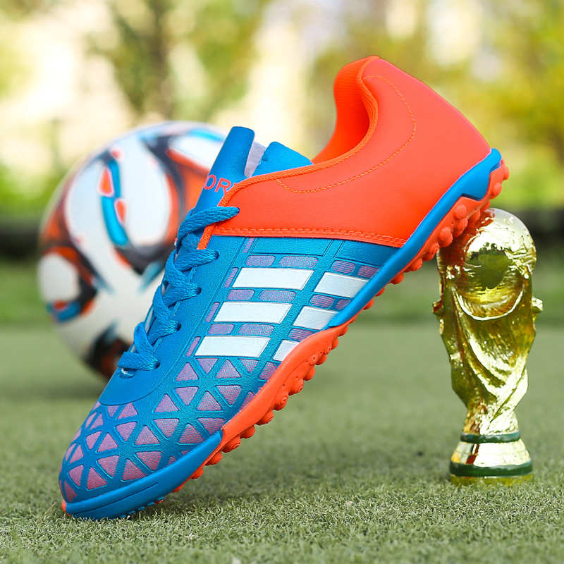 Soccer shoes for boys and girls for children and adolescents low-top leather rubber nails long nails broken nails flat bottom student sports training shoes