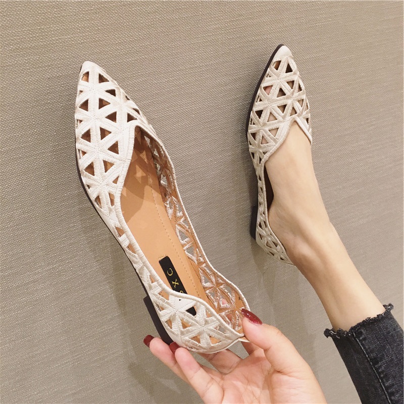 Mom sandals Spring and summer lazy 2023 new soft sole hollow single shoes fashion breathable flat shoes