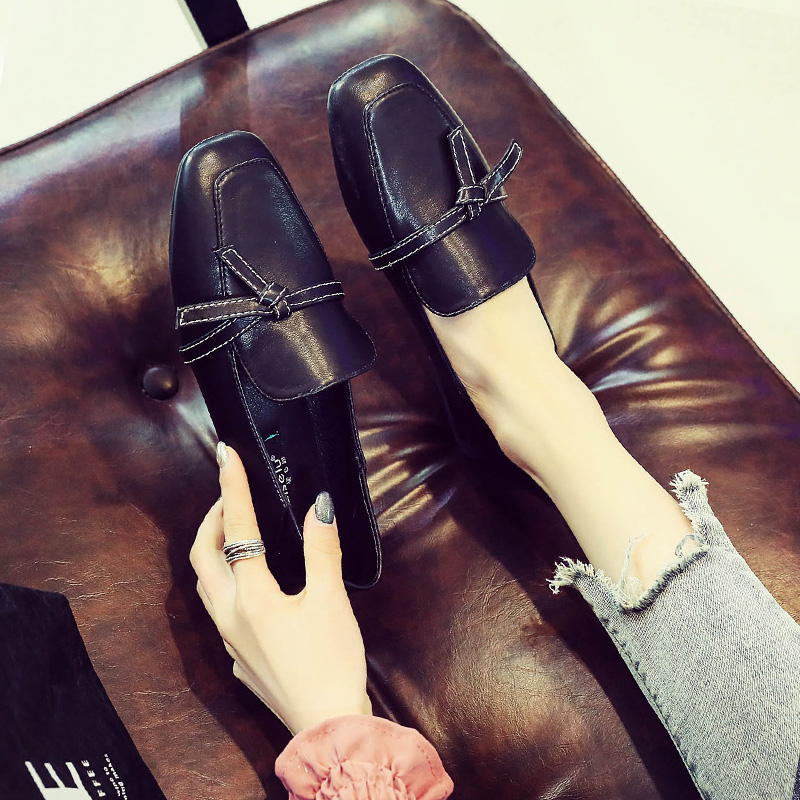 Hong Kong retro British style small leather shoes women's 2021 autumn new flat shoes women's wild lazy loafers women