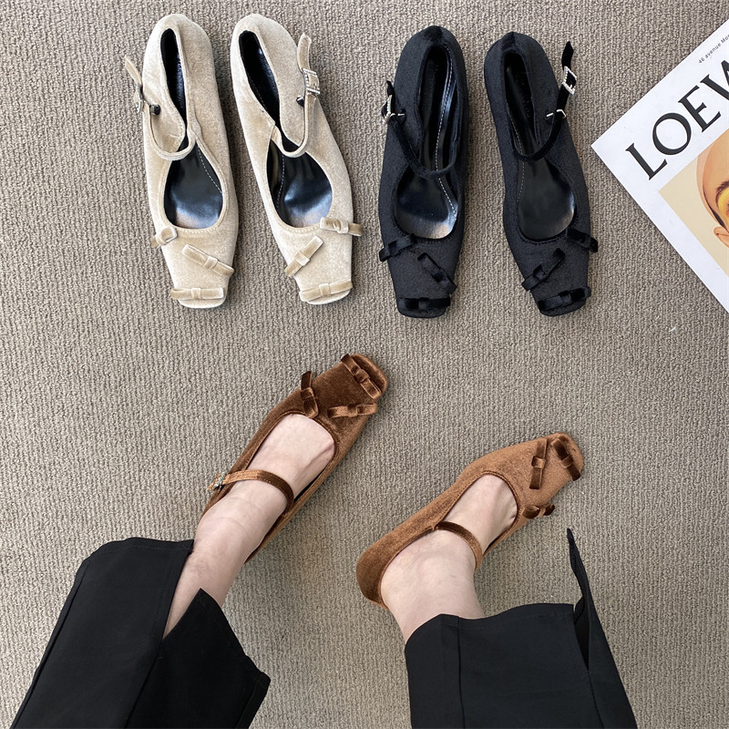 Hong Kong lined with velvet high heels 2023 spring new net red butterfly knot square head fine with shallow mouth single shoes-Taobao