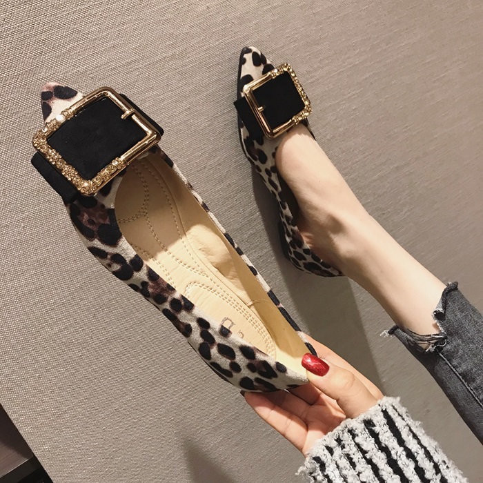 Trendy brand large size flat women's shoes temperament 2022 spring new pointed toe suede shallow mouth BAO WEN all-match low-heeled shoes