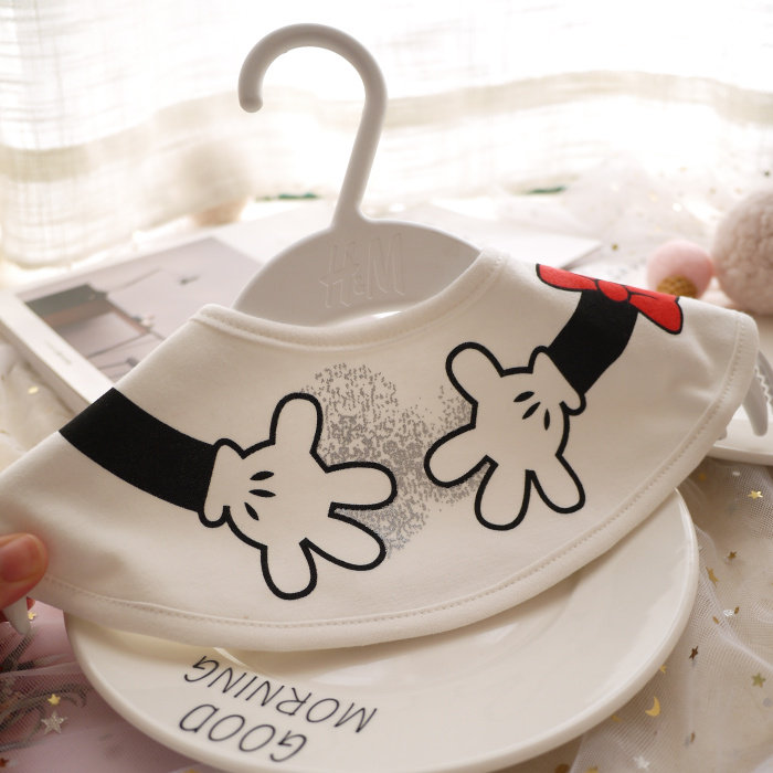 Two Japanese system infant bibs 360 degrees Baby surrounding pocket Saliva Towel False Collar Cute Puppies
