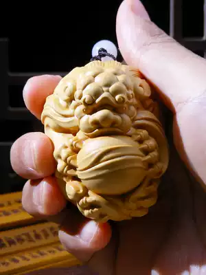 Yueqing boxwood carving decoration handle pendant Solid wood car pendant craft gift decoration portable play with large Pixiu