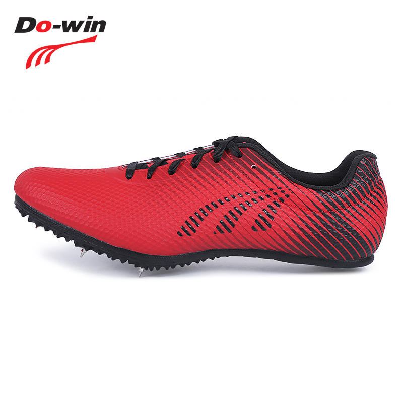 钉鞋背后的秘密：助力短跑与三级跳远的关键装备