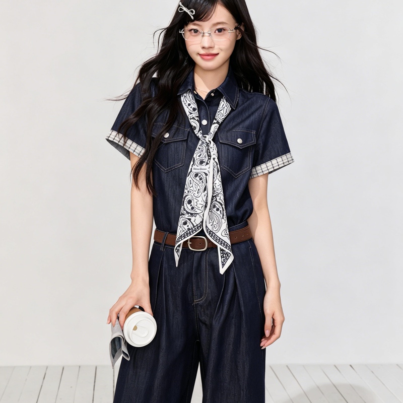 Unique and Beautiful Early Summer Denim Suit for Women, 2026 New Style, Lightweight Short-Sleeved Denim Top and Wide-Leg Pants Two-Piece Set