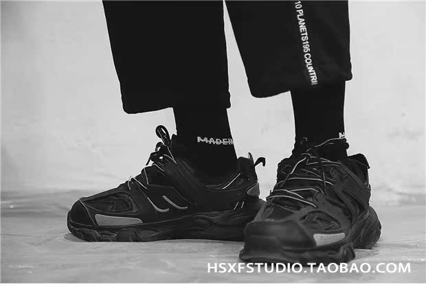 Châu Âu và Hoa Kỳ INS cá tính nước triều đen trắng chữ trượt ván ống cotton vớ hip hop đường phố thương hiệu thời trang nam và nữ vớ dài tất nỉ bông chống trượt