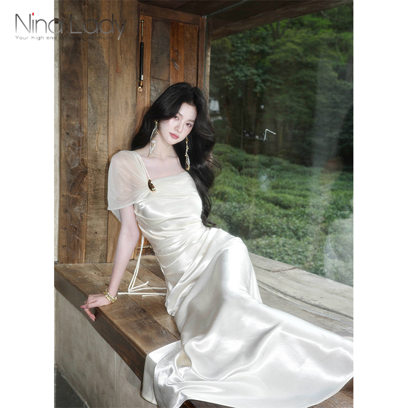Ninalady High-End Elegant Off-Shoulder Metal Buckle Satin Dress, Light Luxury Fishtail Waist-Cinching Gown for Women Ninalady High-End Elegant Off-Shoulder Metal Buckle Satin Dress, Light Luxury Fishtail Waist-Cinching Gown for Women