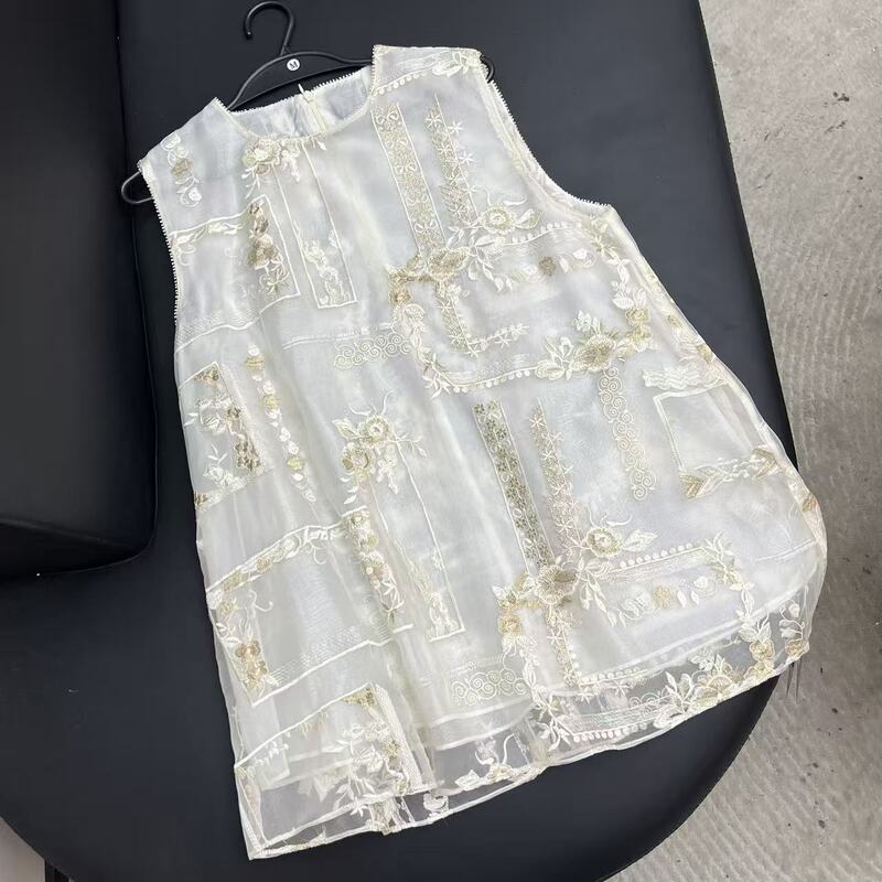 6.18 (No Returns, No Exchanges) 100% Silk Finely Embroidered Chinese-Style Sleeveless Top