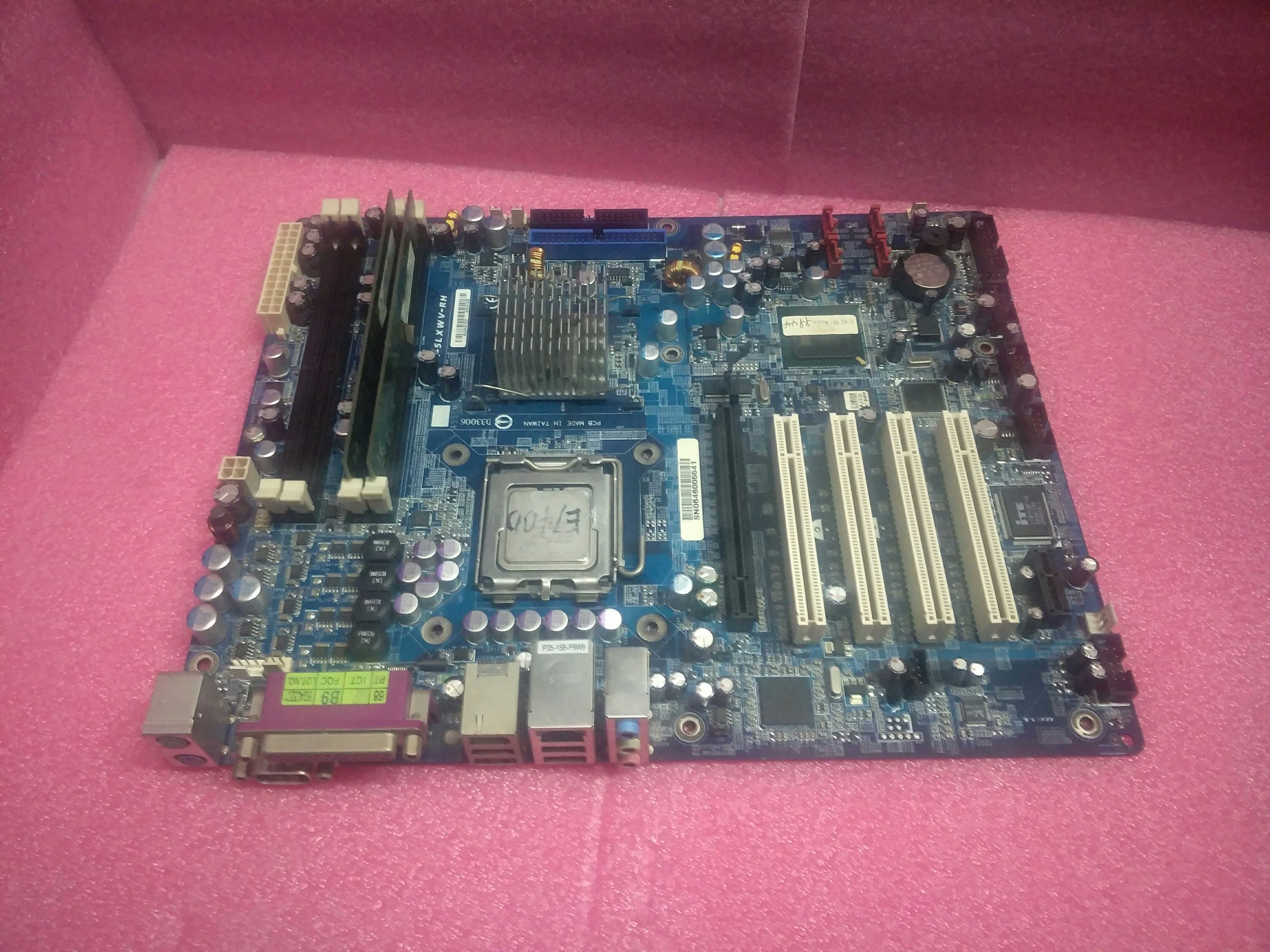 Original Unloader GA-5LXWV-RH Workstation Motherboard GA-5LXWL-RH Various of technical Cargboards
